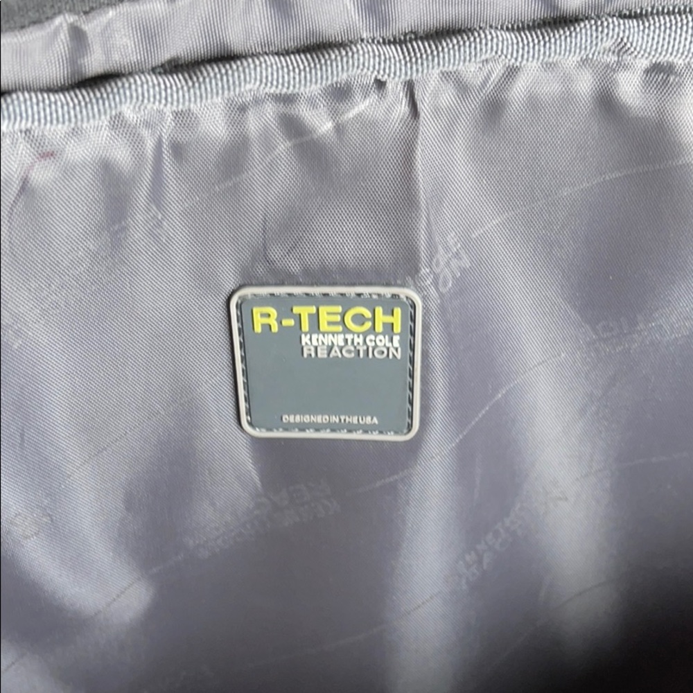 Kenneth Cole Reaction Laptop/Messenger Bag - Picture 2 of 8